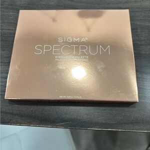 Sigma Beauty Spectrum Eyeshadow Palette 20 pan NWT $45